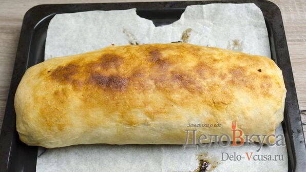 штрудель с яблоками, изюмом и грецкими орехами