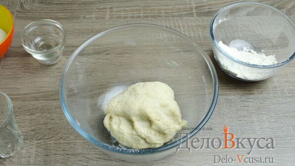 штрудель с яблоками, изюмом и грецкими орехами