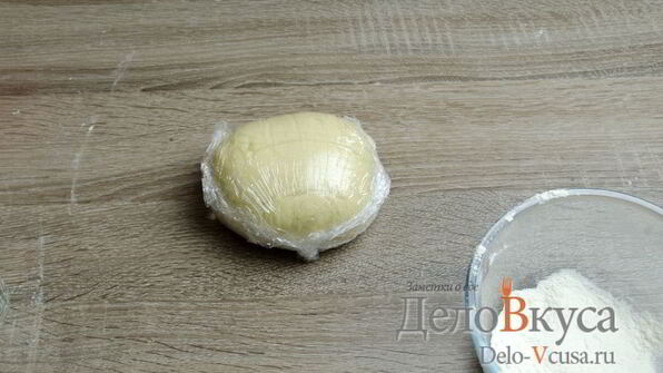 штрудель с яблоками, изюмом и грецкими орехами