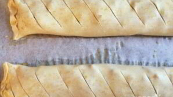 штрудель яблочный из готового слоеного теста