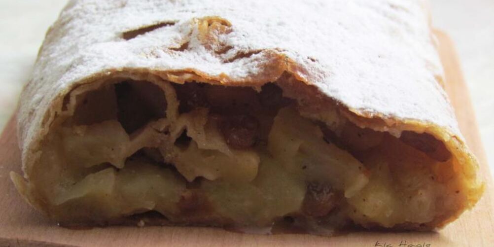 Рецепт цельнозернового яблочного штруделя