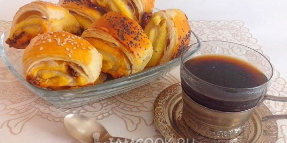 Рецепт слоек с творогом и изюмом