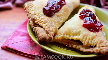 Слойки с вишней