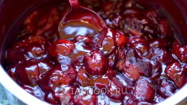 слойки с вишней