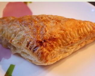 Слойки с яблоками