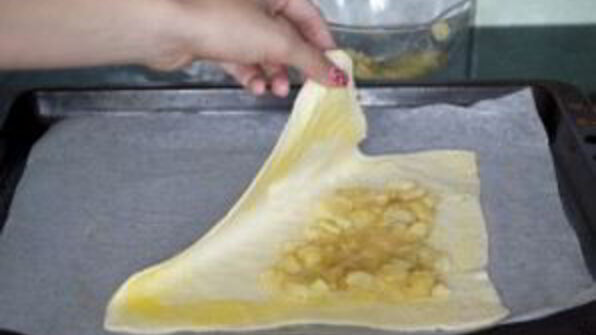 слойки с яблоками