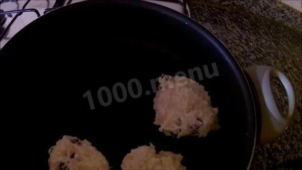 сырники из творога с изюмом
