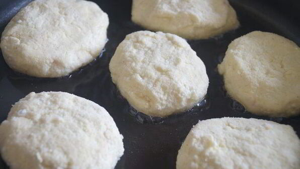 сырники с медовыми вишнями