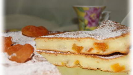 Творожник с белым шоколадом и курагой