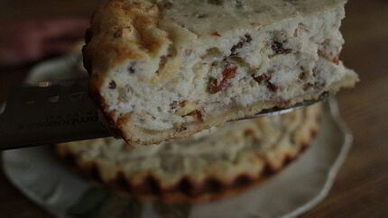 Творожник с изюмом и миндалем