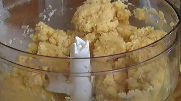 творожник с изюмом и миндалем