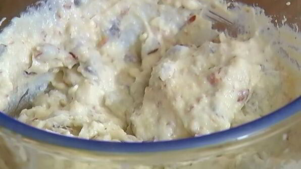 творожник с изюмом и миндалем