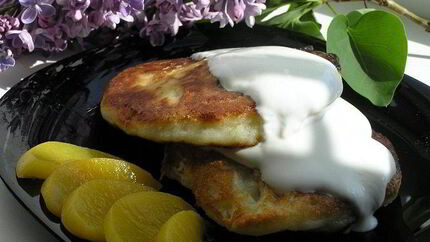 Воскресные сырники с персиками