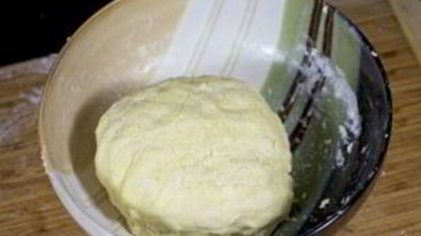 тесто для пирогов на кефире без дрожжей