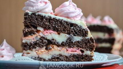 Бисквитный торт с безе