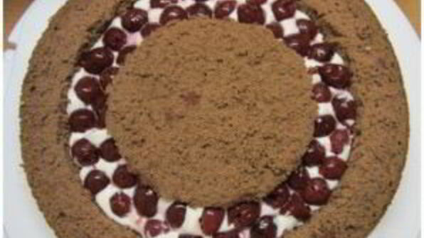 бисквитный торт с вишней