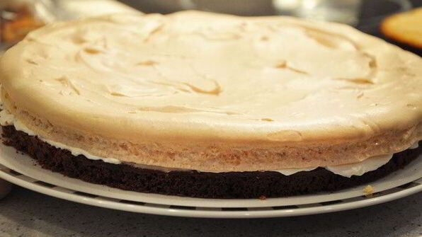 брусничный торт с безе