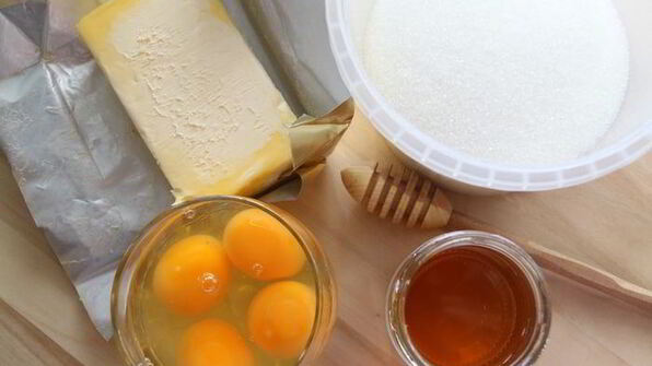 медовик пряничный с кокосовым кремом