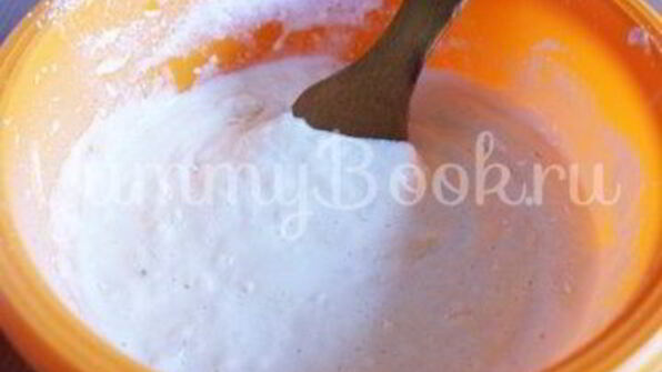 ореховый торт с черной смородиной