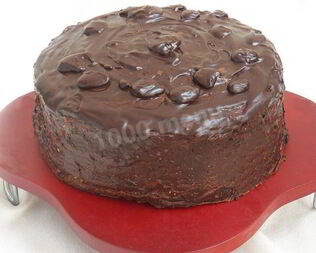 Шоколадный блинный торт с творожным кремом