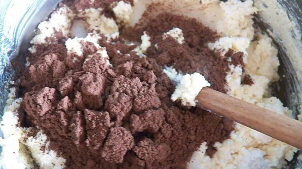 шоколадный блинный торт с творожным кремом