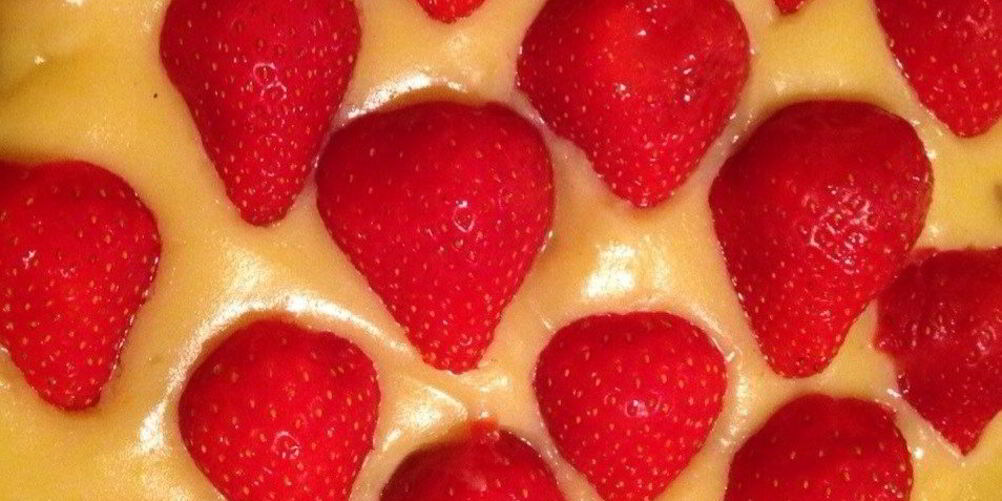 Рецепт торта с клубникой и заварным кремом