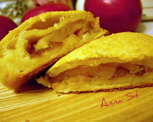 Творожные слойки с яблоками