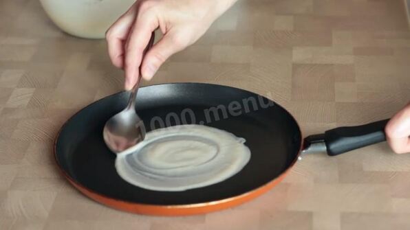 хрустящие сахарные вафли на сковороде