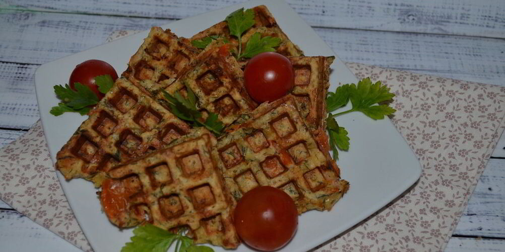 Рецепт вафель с сыром и помидором