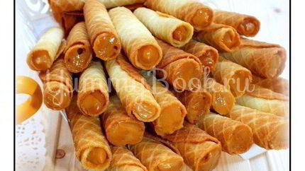 Вафли с вареной сгущенкой