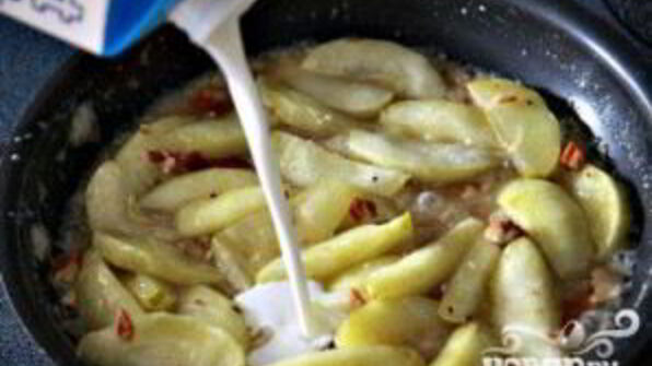 вафли с яблоками и орехами