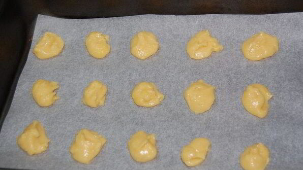 мини-эклеры с клубничным кремом