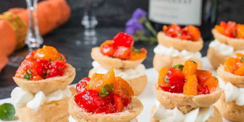 Рецепт перевернутых профитролей с сырным кремом и перцем