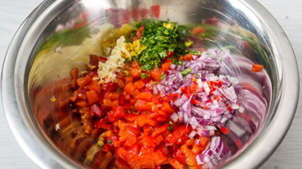 перевернутые профитроли с сырным кремом и перцем