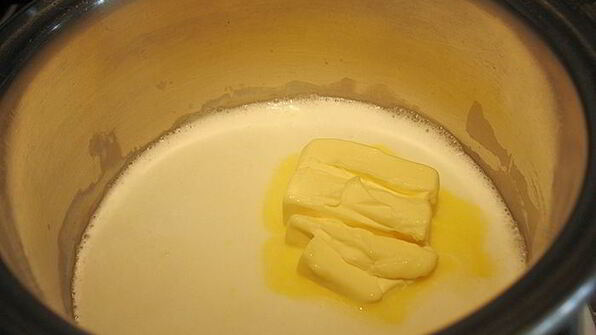 профитроли из льняной муки с яблочно-карамельным муссом