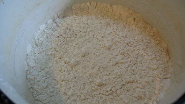 профитроли из льняной муки с яблочно-карамельным муссом