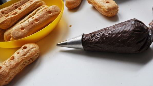 шоколадные эклеры