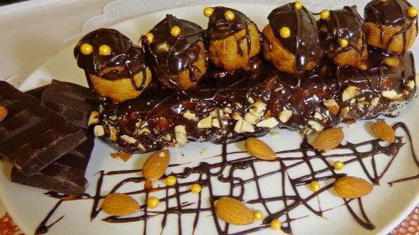 эклер праздничный