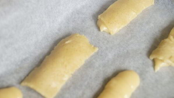 эклеры с фисташковым кремом