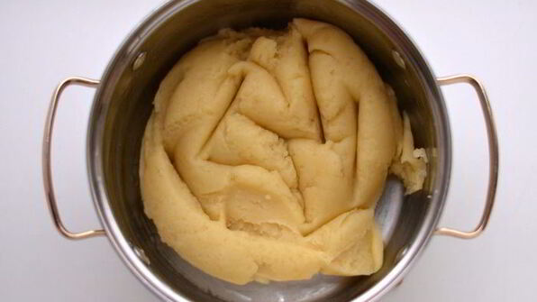 эклеры с хрустящим кракелюром