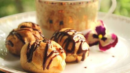 Эклеры с кофейным кремом Гроза