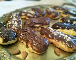 Эклеры с шоколадным кремом патисьер