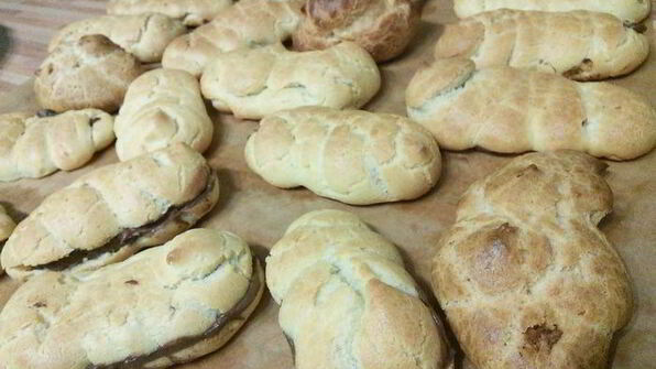 эклеры с шоколадным кремом патисьер