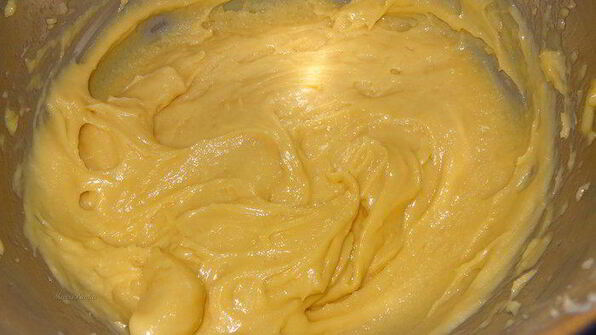 эклеры с темным шоколадом