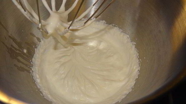 эклеры с темным шоколадом