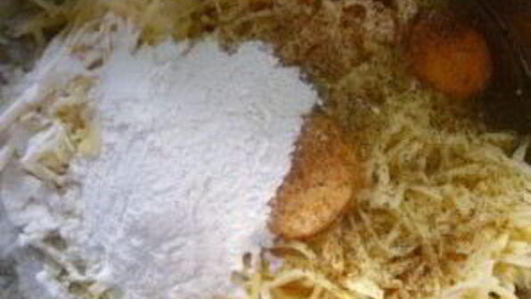 картофельная запеканка с сосисками