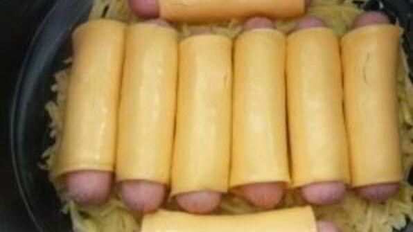 картофельная запеканка с сосисками