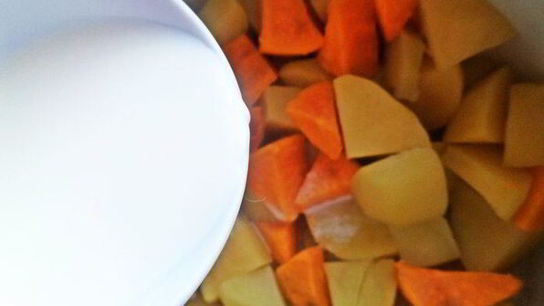 картофельно-рыбная запеканка под соусом бешамель