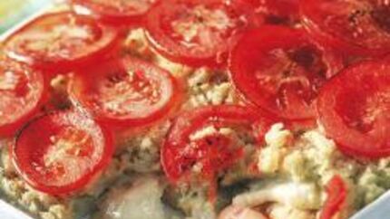 Рыбная запеканка с картофельным пюре и песто