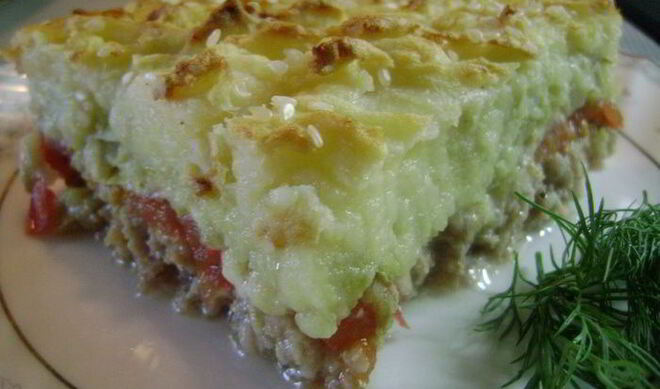 Слоеная запеканка с мясом и сыром